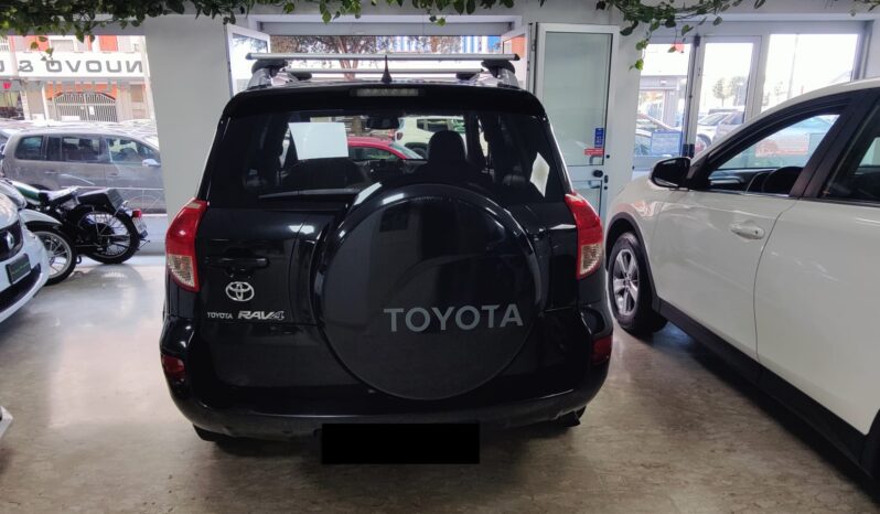 Toyota RAV4 2.2 D-4D 177 CV Luxury pieno